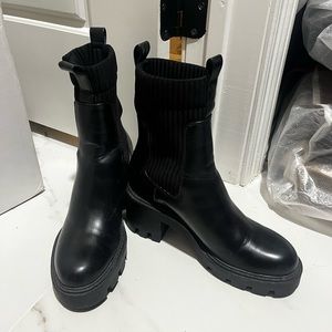 Black Chuncky Zara boots